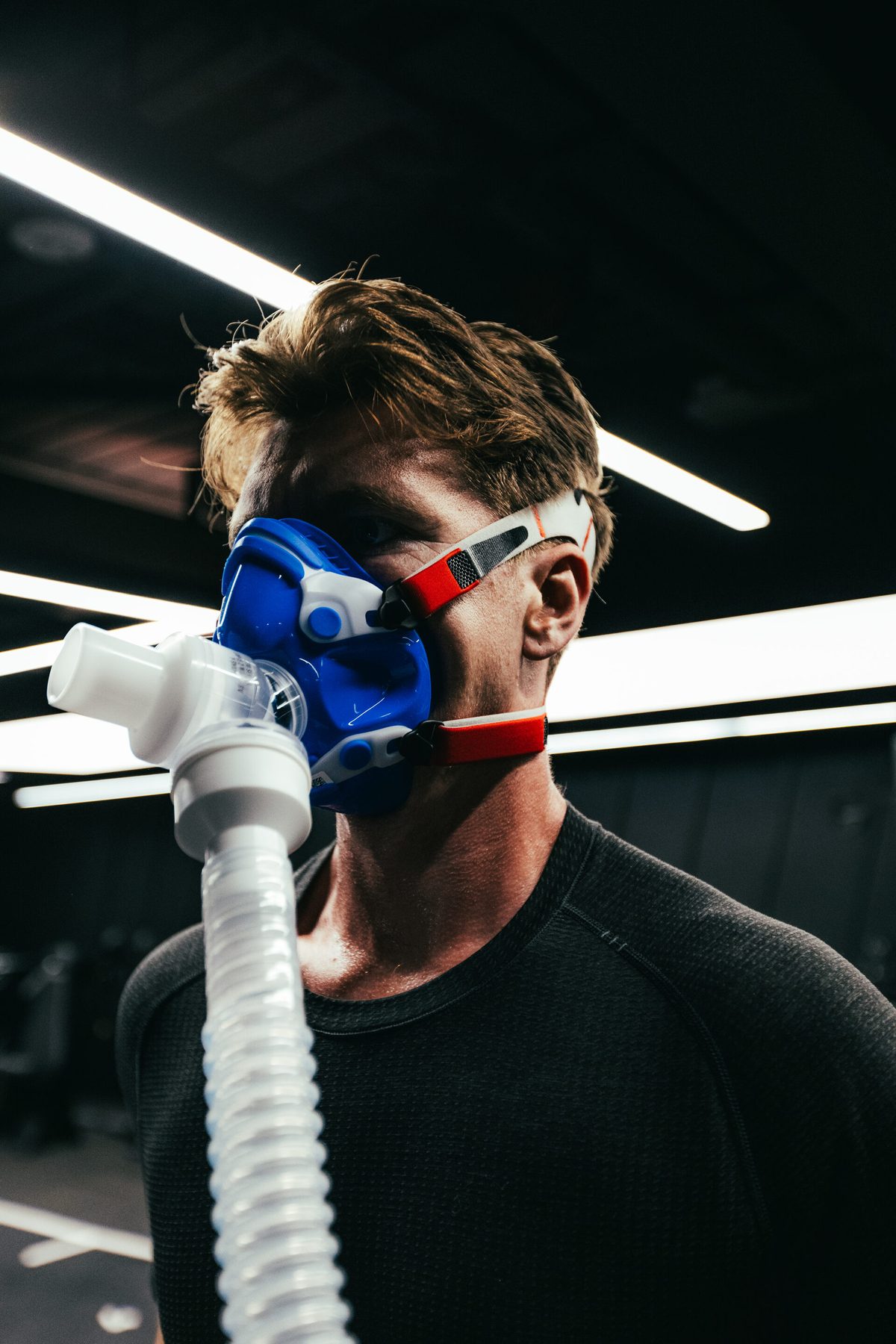 Athlete running a VO2 max treadmill test at DVOTION Labs London