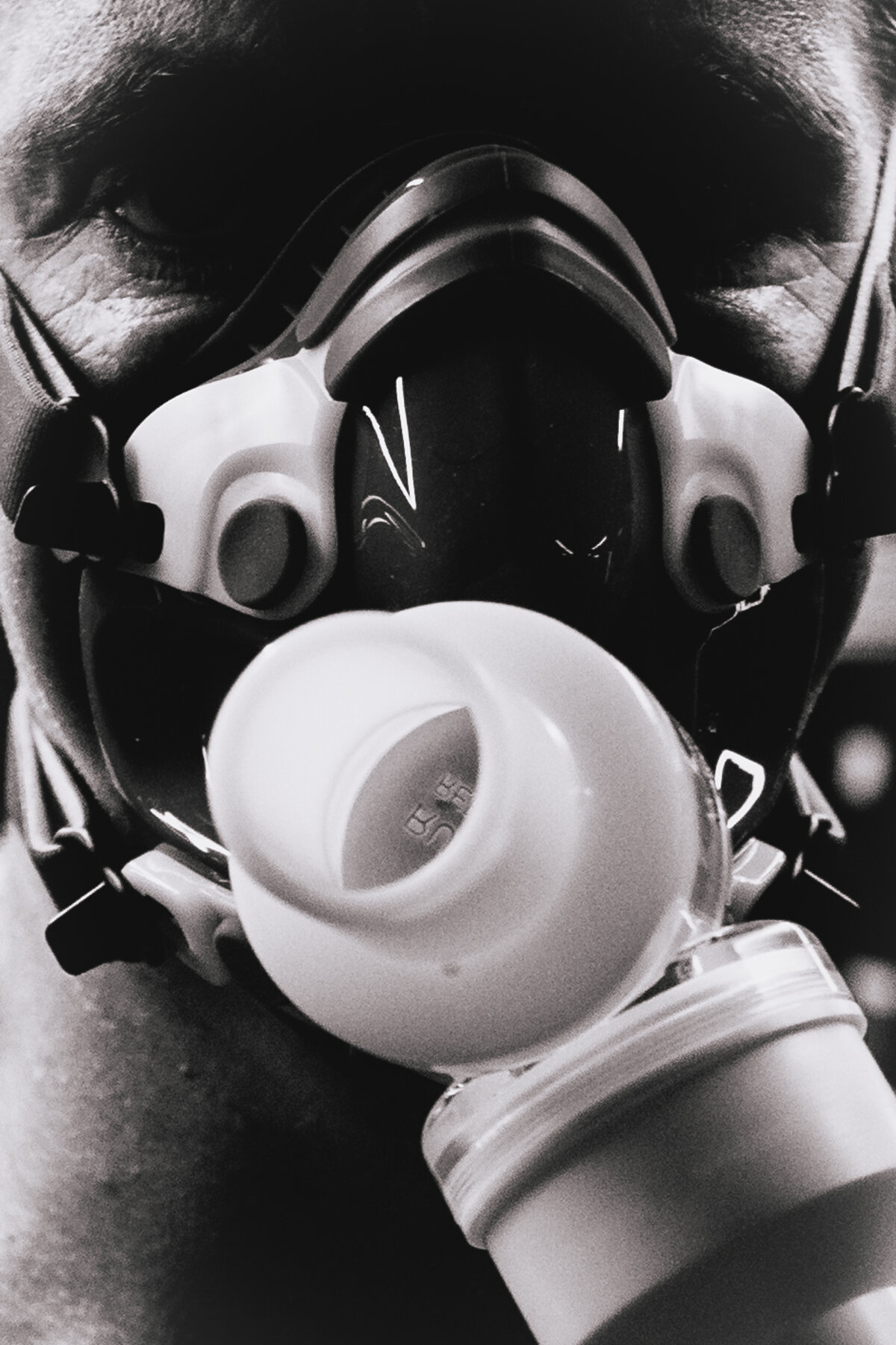 Athlete wearing the metabolic mask during VO2 max testing at DVOTION Labs London